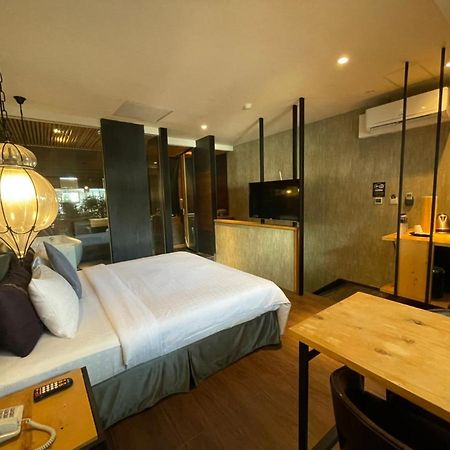 Roppongi Motel - Dalian Pingtung Luaran gambar