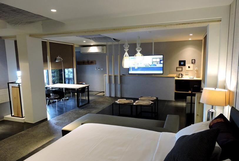 Roppongi Motel - Dalian Pingtung Luaran gambar