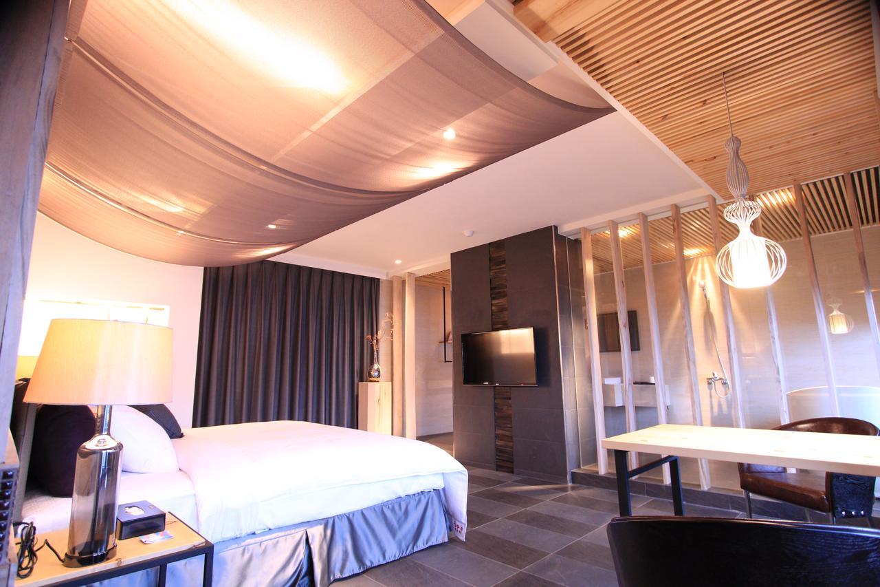 Roppongi Motel - Dalian Pingtung Luaran gambar